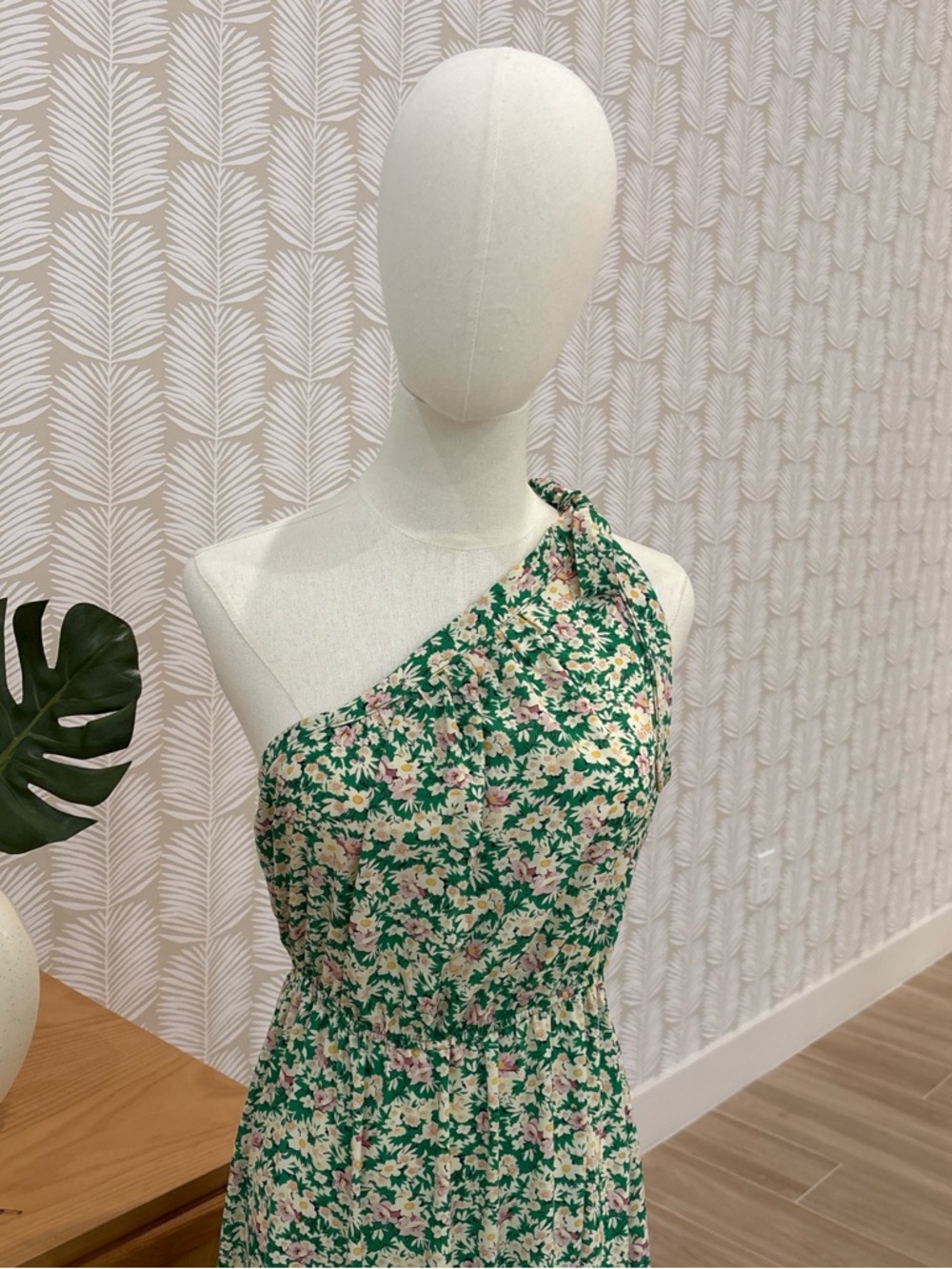 Floral One-Shoulder Green Maxi Dress - Picture 4 of 8